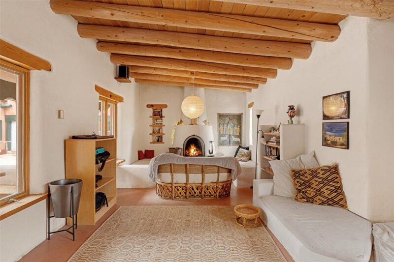 18 Destierro Trl, Santa Fe, NM  – Retreat Center